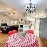 Adorable Home in Energy Corridor, Houston